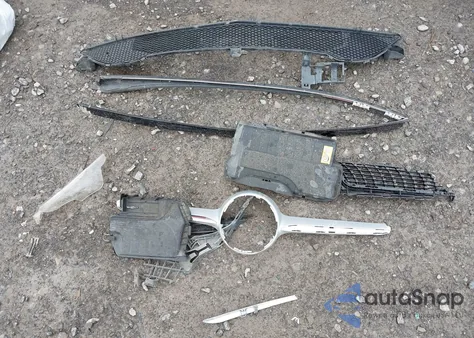 2015 Mercedes-Benz Cla 250 4Matic z USA, uszkodzony, nr VIN WDDSJ4GBXFN274053